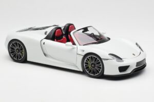 Porsche 918 Spyder White Minichamps 1:18 110062436 Diecast — photo 6 of 8