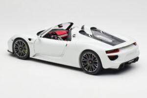 Porsche 918 Spyder White Minichamps 1:18 110062436 Diecast — photo 7 of 8