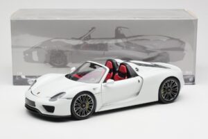 Porsche 918 Spyder White Minichamps 1:18 110062436 Diecast — photo 8 of 8