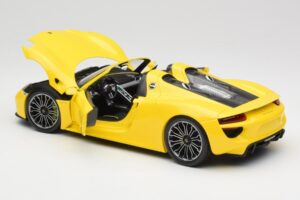 Porsche 918 Spyder Yellow Minichamps 1:18 110062434 Diecast — photo 5 of 8