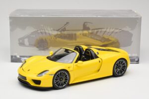 Porsche 918 Spyder Yellow Minichamps 1:18 110062434 Diecast — photo 8 of 8