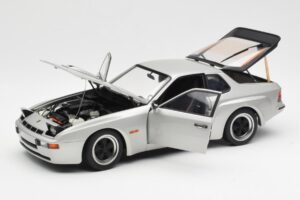 Porsche 924 Carrera GT Diamond Silver AUTOart 1:18 78002 Diecast — photo 2 of 8