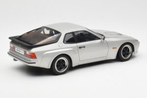 Porsche 924 Carrera GT Diamond Silver AUTOart 1:18 78002 Diecast — photo 3 of 8