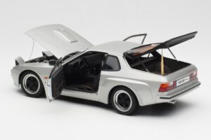 Porsche 924 Carrera GT Diamond Silver AUTOart 1:18 78002 Diecast — photo 5 of 8