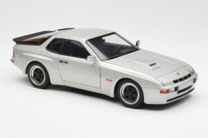 Porsche 924 Carrera GT Diamond Silver AUTOart 1:18 78002 Diecast — photo 6 of 8