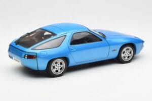 Porsche 928 Blue AUTOart 1:18 77901 Diecast — photo 3 of 8