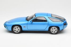 Porsche 928 Blue AUTOart 1:18 77901 Diecast — photo 4 of 8