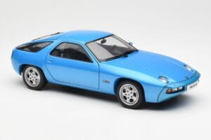 Porsche 928 Blue AUTOart 1:18 77901 Diecast — photo 6 of 8