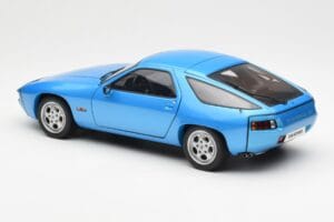 Porsche 928 Blue AUTOart 1:18 77901 Diecast — photo 7 of 8