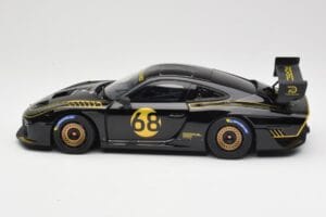 Porsche 935/19 Black with Gold Stripes Minichamps 1:18 155067568 Diecast — photo 3 of 6