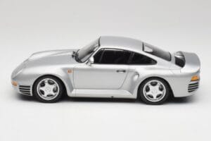 Porsche 959 Silver Metallic Minichamps 1:18 155066201 Diecast — photo 3 of 6