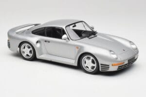 Porsche 959 Silver Metallic Minichamps 1:18 155066201 Diecast — photo 4 of 6