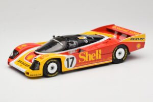 Porsche 962C Group C #17 D. Bell / H-J. Stuck / K. Ludwig 24 Hours of Le Mans 1988 Universal Hobbies 1:18 4704 Diecast