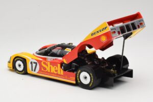 Porsche 962C Group C #17 D. Bell / H-J. Stuck / K. Ludwig 24 Hours of Le Mans 1988 Universal Hobbies 1:18 4704 Diecast — photo 5 of 8