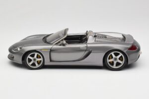 Porsche Carrera GT Grey Metallic Maisto 1:18 36622-R1 Diecast — photo 4 of 8