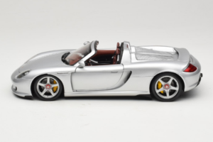 Porsche Carrera GT Silver Metallic Minichamps 1:18 WAP02103014 Diecast — photo 4 of 8