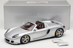 Porsche Carrera GT Silver Metallic Minichamps 1:18 WAP02103014 Diecast — photo 8 of 8