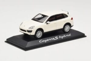 Porsche Cayenne 958 S Hybrid White Minichamps 1:43 WAP0200040B Diecast — photo 2 of 4