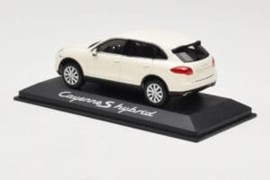 Porsche Cayenne 958 S Hybrid White Minichamps 1:43 WAP0200040B Diecast — photo 3 of 4