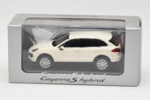 Porsche Cayenne 958 S Hybrid White Minichamps 1:43 WAP0200040B Diecast — photo 4 of 4