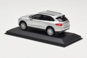 Porsche Cayenne 958 Silver Minichamps 1:43 WAP0200020B Diecast — photo 3 of 4