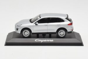 Porsche Cayenne 958 Silver Minichamps 1:43 WAP0200020E Diecast