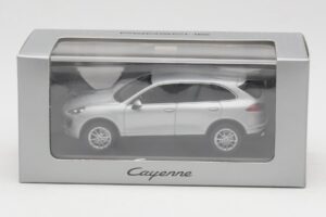 Porsche Cayenne 958 Silver Minichamps 1:43 WAP0200020E Diecast — photo 4 of 4