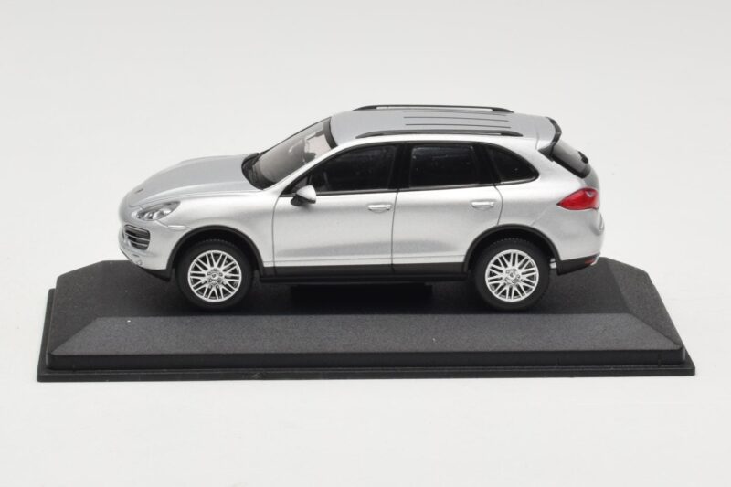 Porsche Cayenne 958 Silver Minichamps 1:43 WAP0200020B Diecast