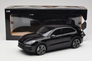Porsche Cayenne 958 Turbo S Black Minichamps 1:18 155066070 Diecast — photo 6 of 6