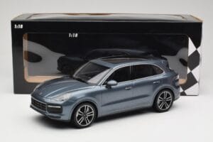 Porsche Cayenne 958 Turbo S Blue Metallic Minichamps 1:18 155066071 Diecast — photo 6 of 6