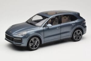 Porsche Cayenne 958 Turbo S Blue Metallic Minichamps 1:18 110066070 Diecast