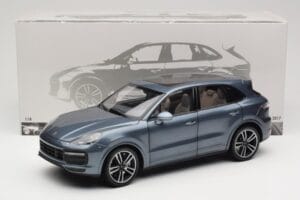 Porsche Cayenne 958 Turbo S Blue Metallic Minichamps 1:18 110066070 Diecast — photo 8 of 8