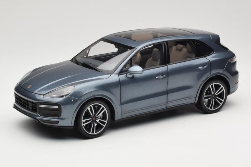 Porsche Cayenne 958 Turbo S Blue Metallic Minichamps 1:18 110066070 Diecast
