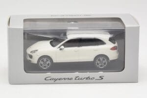 Porsche Cayenne 958 Turbo S White Minichamps 1:43 WAP0200220C Diecast — photo 4 of 4