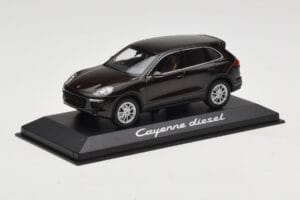 Porsche Cayenne 958 Diesel Acajou Brown Minichamps 1:43 WAP0200030E Diecast — photo 2 of 4