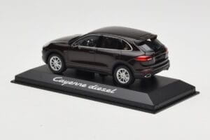 Porsche Cayenne 958 Diesel Acajou Brown Minichamps 1:43 WAP0200030E Diecast — photo 3 of 4