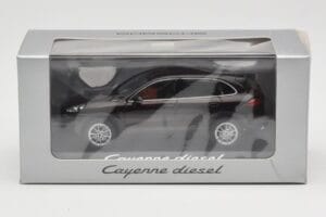 Porsche Cayenne 958 Diesel Acajou Brown Minichamps 1:43 WAP0200030E Diecast — photo 4 of 4
