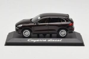 Porsche Cayenne 958 Diesel Acajou Brown Minichamps 1:43 WAP0200030E Diecast