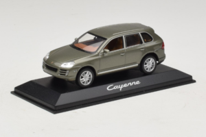 Porsche Cayenne Grey Metallic Minichamps 1:43 WAP02061317 Diecast — photo 2 of 4