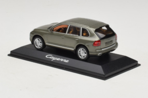 Porsche Cayenne Grey Metallic Minichamps 1:43 WAP02061317 Diecast — photo 3 of 4