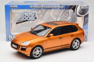 Porsche Cayenne GTS Lava Orange Norev 1:18 187535 Diecast — photo 8 of 8