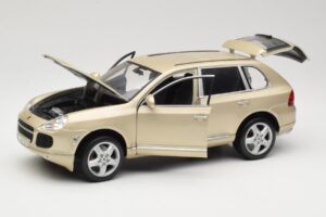 Porsche Cayenne S 955 Beige Maisto 1:18 WAPC2100213 Diecast — photo 2 of 8