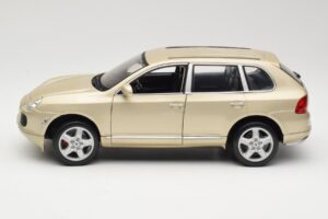 Porsche Cayenne S 955 Beige Maisto 1:18 WAPC2100213 Diecast — photo 4 of 8