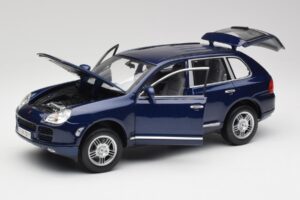 Porsche Cayenne S 9PA Dark Sea Blue Metallic Maisto 1:18 31635 Diecast — photo 2 of 8