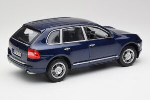 Porsche Cayenne S 9PA Dark Sea Blue Metallic Maisto 1:18 31635 Diecast — photo 3 of 8