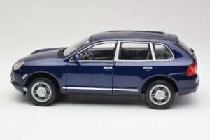 Porsche Cayenne S 9PA Dark Sea Blue Metallic Maisto 1:18 31635 Diecast — photo 4 of 8