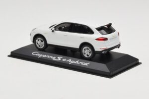 Porsche Cayenne 958 S e-Hybrid White Minichamps 1:43 WAP0200040E Diecast — photo 3 of 4