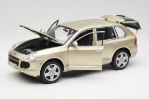 Porsche Cayenne Turbo 955 Beige Maisto 1:18 WAP02100113 Diecast — photo 2 of 8