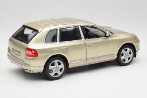 Porsche Cayenne Turbo 955 Beige Maisto 1:18 WAP02100113 Diecast — photo 3 of 8