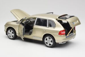 Porsche Cayenne Turbo 955 Beige Maisto 1:18 WAP02100113 Diecast — photo 5 of 8